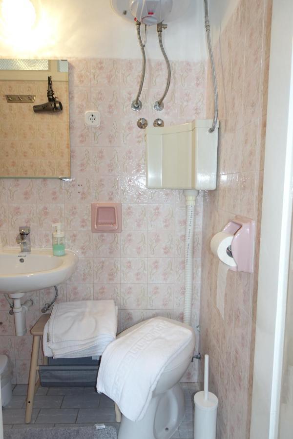 Room Novakovic Biograd Na Moru Buitenkant foto