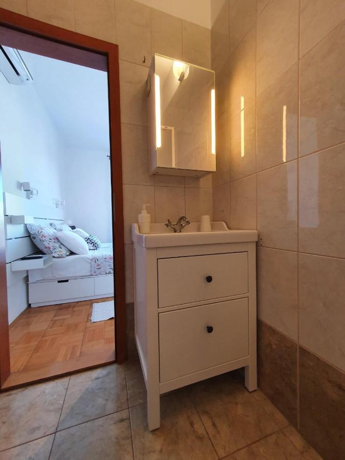 Room Novakovic Biograd Na Moru Buitenkant foto