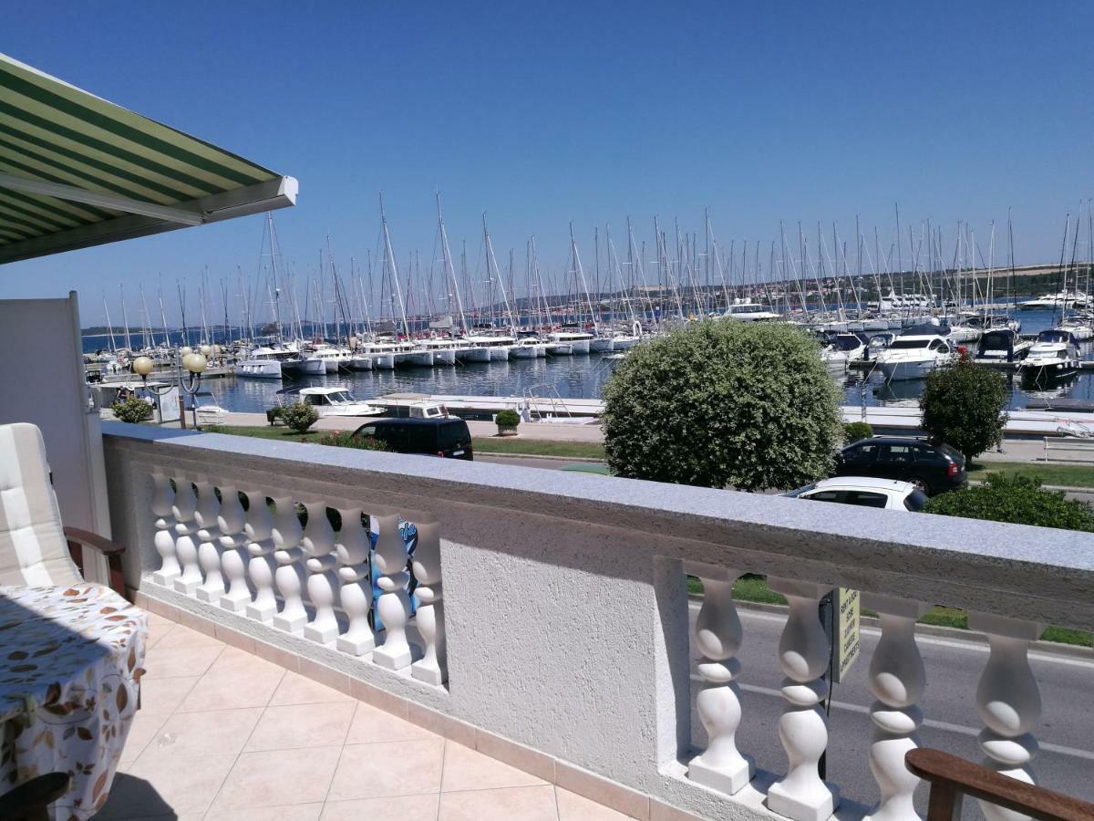 Room Novakovic Biograd Na Moru Buitenkant foto